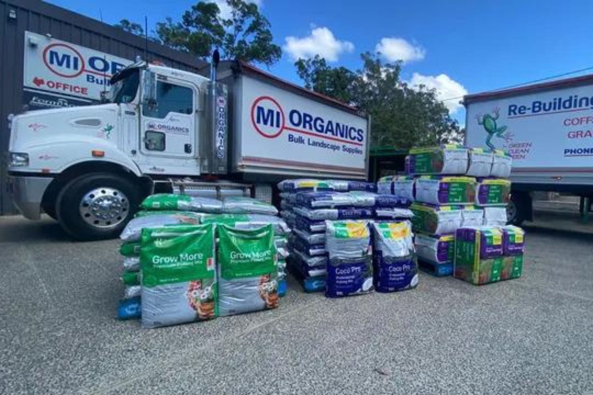 Bulk landscape supplies - mulch, soil, fertilisers and more.